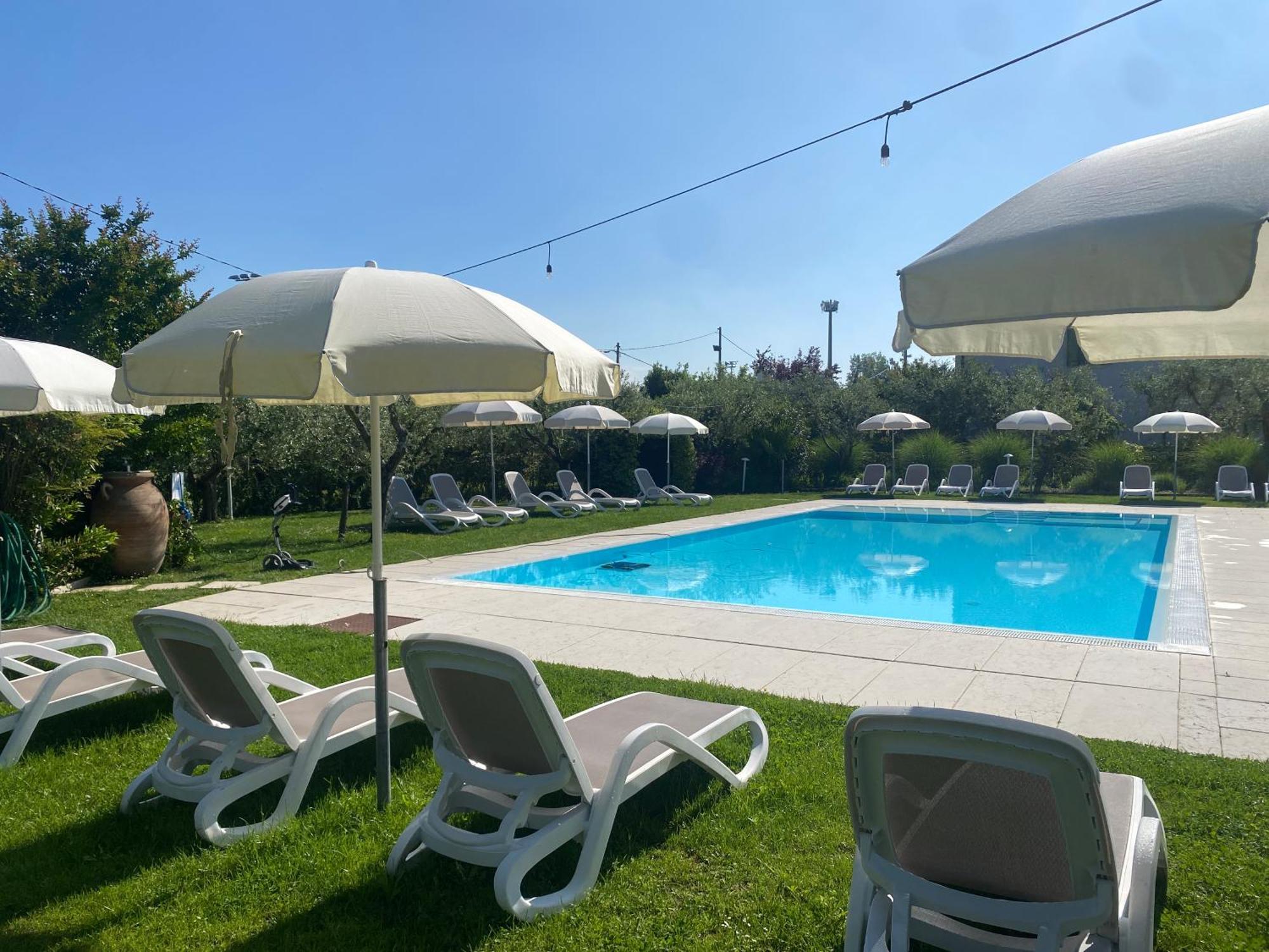 Agricampeggio Oasi Del Garda ラツィーゼ エクステリア 写真
