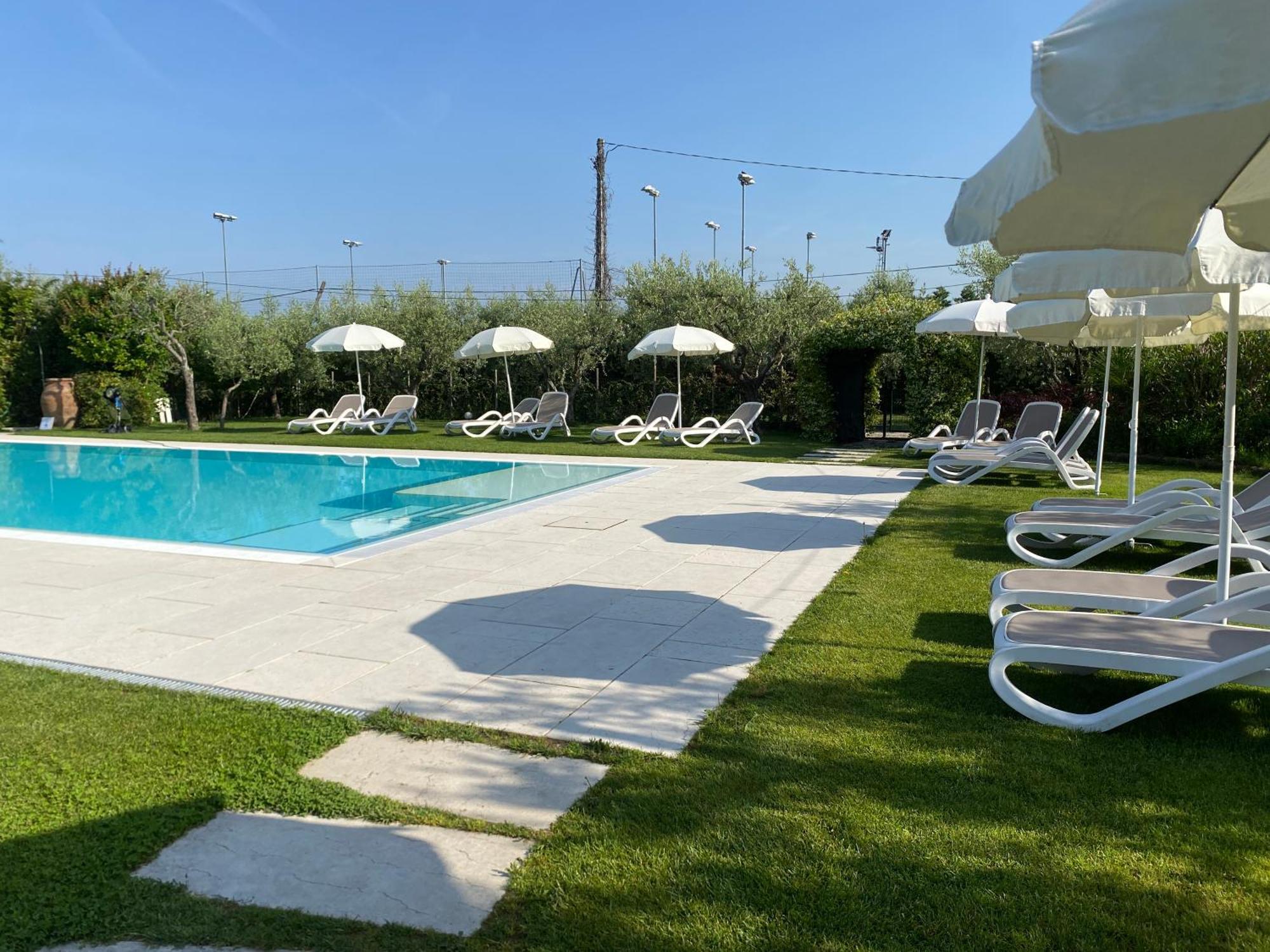 Agricampeggio Oasi Del Garda ラツィーゼ エクステリア 写真